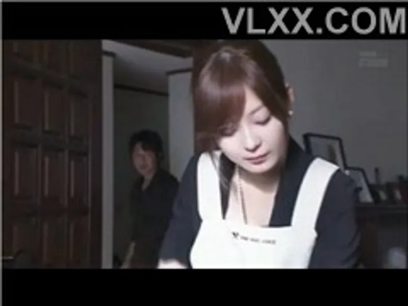 Người chồng đi làm ăn, vợ yêu ở nhà bị bạn tình của chị gái cưỡng hiếp
